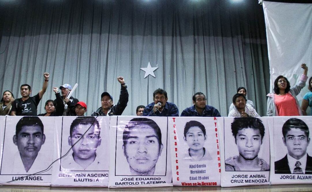 Familiares de los 43 estudiantes normalistas desaparecidos, informaron las nuevas acciones por justicia y presentacion con vida de sus hijos y compañeros
