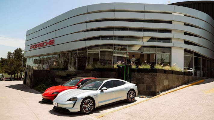 Porsche cumple 25 años en México y abre nuevo Porsche Centre Santa Fe