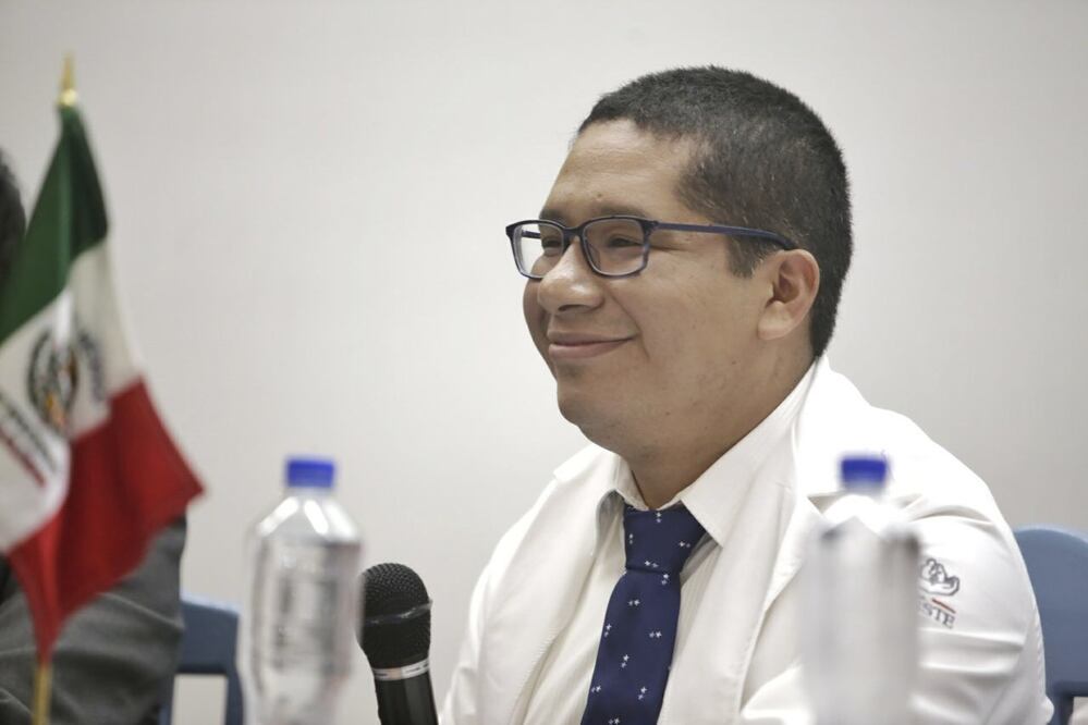 El neurocirujano Porfirio Sanjuan Sánchez (Fotos: Mario Arturo Martínez / EL UNIVERSAL)