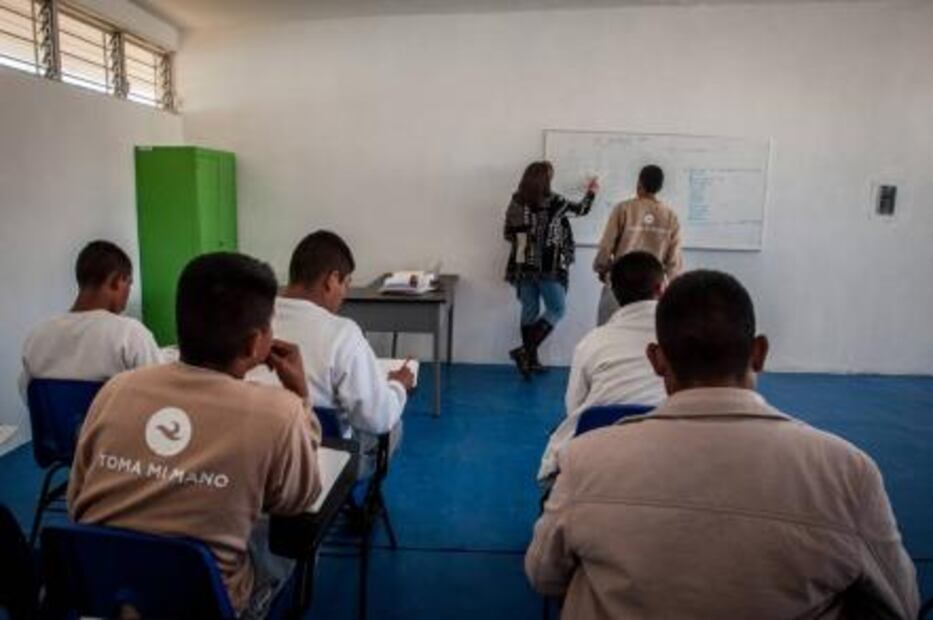 “Cuando salga le echaré ganas, seré carpintero”