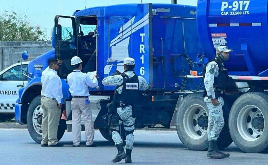 Revisión para frenar contrabando de hidrocarburos en puentes internacionales de Matamoros y Reynosa, Tamaulipas (04/04/2025). Foto: Especial