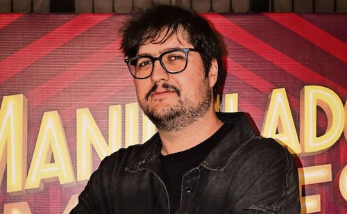 Fernando Bonilla mide casi dos metros… y hasta su loción da de qué hablar
