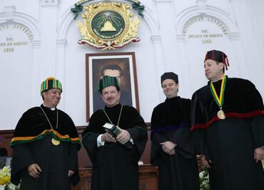 UAEM entrega Doctorado Honoris Causa al Licenciado Juan Francisco Ealy Ortiz