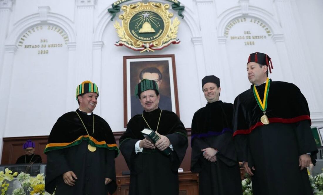 La Universidad Autónoma del Estado de México entregó al Licenciado Juan Francisco Ealy Ortiz, Presidente Ejecutivo y del Consejo de Administración de EL UNIVERSAL, el Doctorado Honoris Causa. Foto: Lucía Godínez