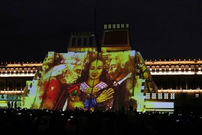 Estos son los horarios del show de luces de la pirámide del Zócalo