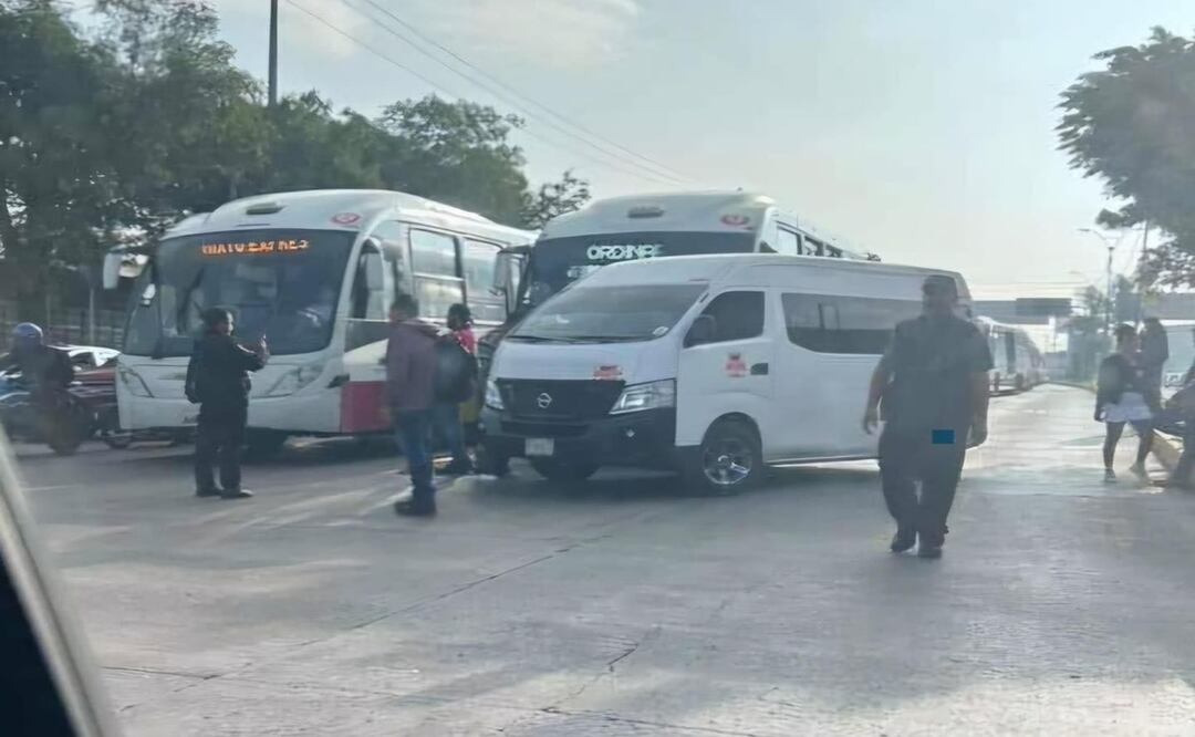 Choque entre Mexibús y combi de transporte público interrumpe servicio en Cuautitlán Izcalli. Foto: Especial