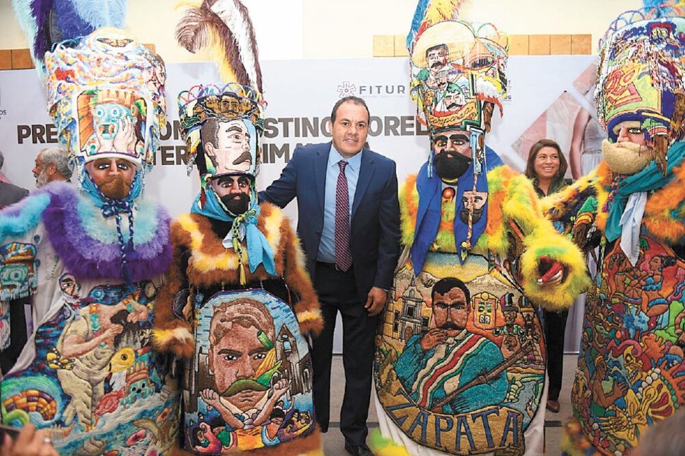 El gobernador Cuauhtémoc Blanco estuvo acompañado por comparsas de chinelos que mostraron el significado de las tradiciones morelenses. Foto: ESPECIAL