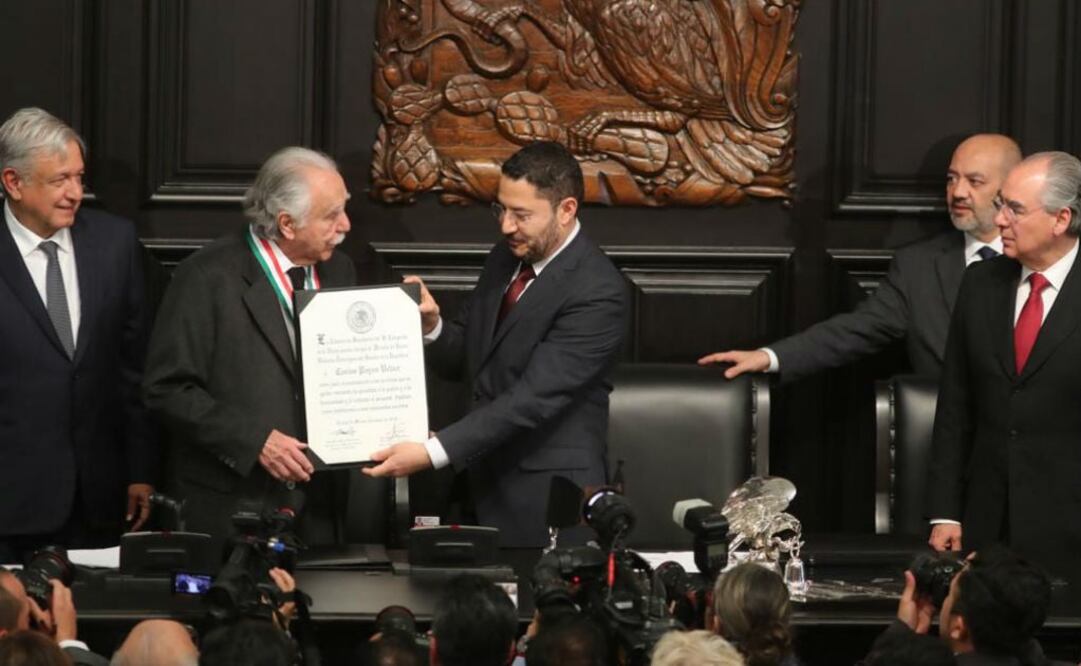 El Presidente asiste como testigo de honor a la imposición de la presea, la máxima distinción que hace el Estado mexicano, los ciudadanos por su contribución al país. FOTO: Lucía Godínez | EL UNIVERSAL