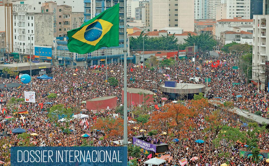 Miles de personas, en su mayoría mujeres, participaron el pasado 29 de septiembre en marchas en varias ciudades e Brasil contra la candidatura de Jair Bolsonaro. Foto: MARCELO CHELLO. EFE