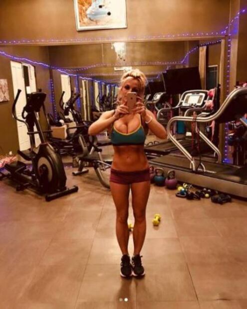 Britney Spears presume su figura con poca ropa
