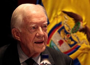 Ex presidente de EU Jimmy Carter se deshidrata y está bajo observación