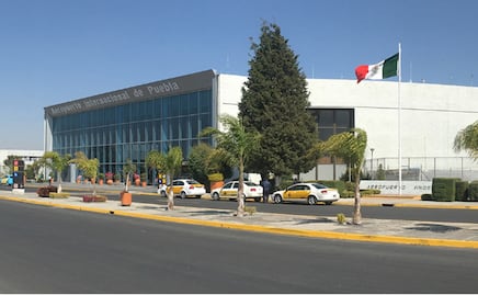 Suspenden operaciones en Aeropuerto de Puebla ante actividad del Popocatépetl; reportan caída de ceniza del volcán