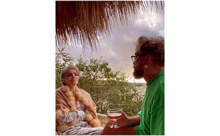 "El Potrillo" y Cuquita cantan juntos y recuerdan a Vicente Fernández