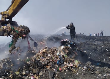 Más de 50 mil toneladas de basura se han quemado en el Bordo de Xochiaca tras incendios
