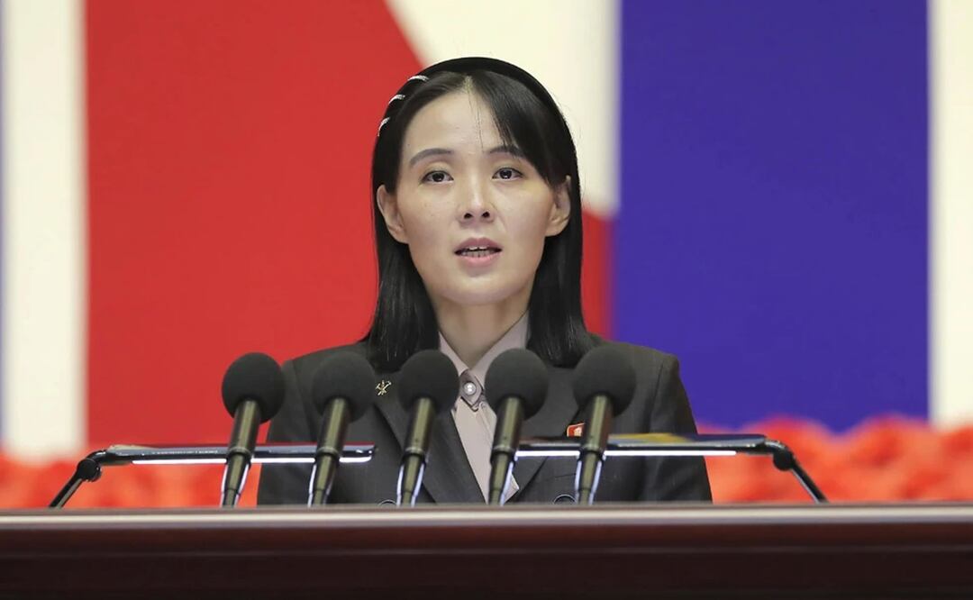 Kim Yo Jong, hermana del líder norcoreano Kim Jong Un, ofrece un discurso durante una reunión nacional sobre el coronavirus, en Pyongyang, Corea del Norte. Foto: AP