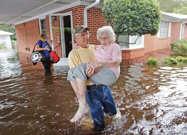 Estados Unidos aún espera lo peor de Florence
