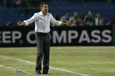 Los Dos Santos y Vela, jaquecas para Juan Carlos Osorio