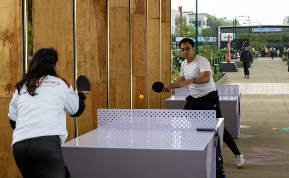 Jardín Flotante “Tlallipan”, ubicado sobre la Calzada de Tlalpan, inaugurado esta mañana del domingo 07 de junio.
Foto: Hugo Salvador / El Universal