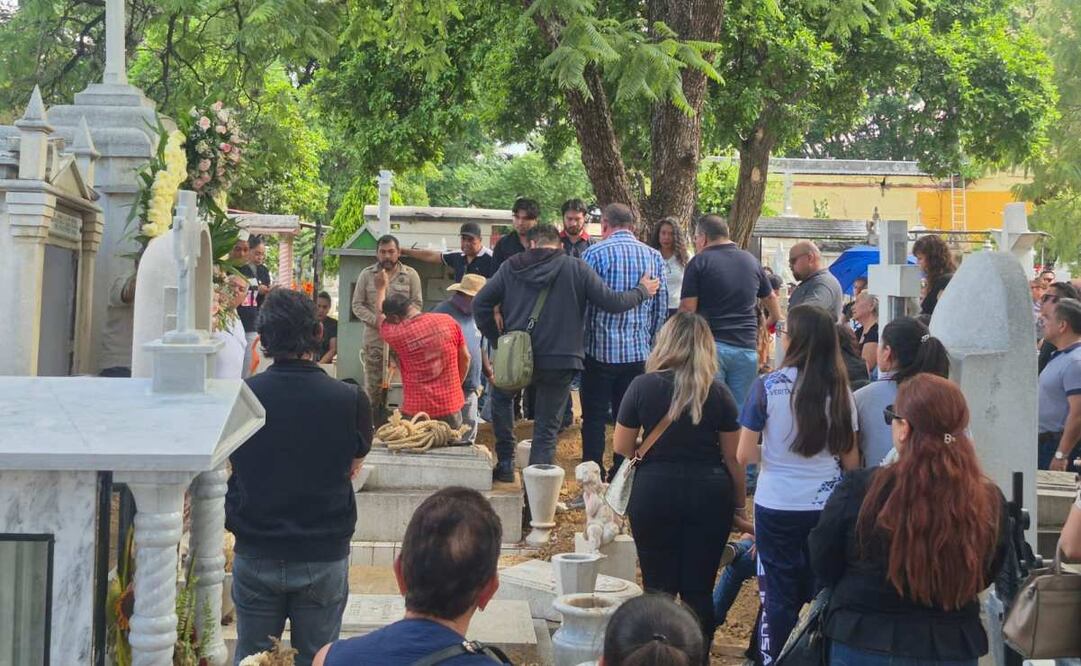 Sepultan a Amy Navarrete, excandidata del PVEM en Matías Romero, Oaxaca; no reportan avances en la investigación.
(10/09/26)
Foto: Juan Carlos Zavala.