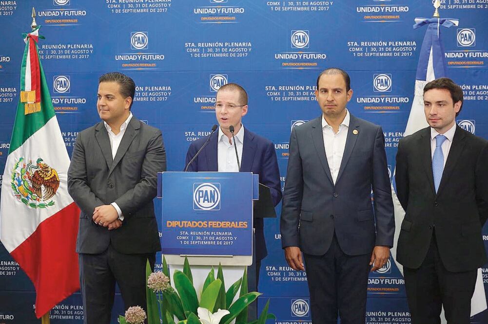 En conferencia de prensa durante la quinta reunión plenaria de los diputados del PAN, Ricardo Anaya retó al secretario de Gobernación, Miguel Ángel Osorio, a explicar los presuntos casos de espionaje de los que se le acusa (CORTESÍA)