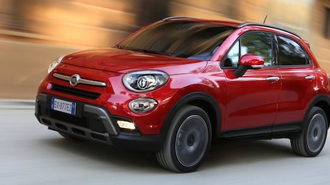 FCA pagará millones a Tesla para reducir emisiones