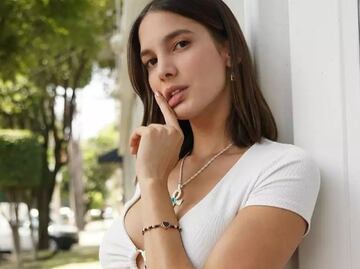 Ary Tenorio se une a la tendencia de usar encima la ropa interior