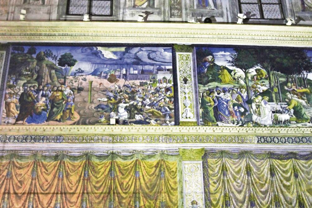 La réplica de la Capilla Sixtina fue recreada con millones de fotografías tomadas del recinto que se encuentra en el Vaticano (FOTOS: MARIO GUZMÁN. EFE)