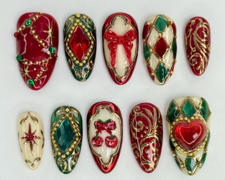 Uñas Navidad vintage. Foto: Etsy