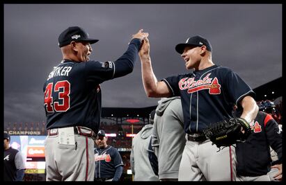 Braves vienen de atrás y vencen a Cardinals para tomar delantera en la serie 