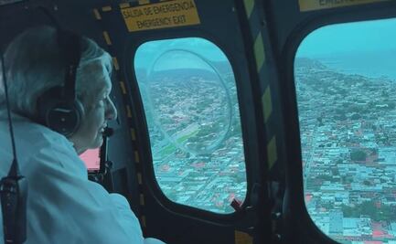 A bordo de un helicóptero militar, AMLO supervisa avances del Tren Maya en Campeche