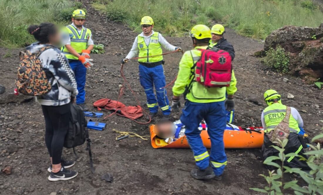 Cae hombre al cráter del Xitle; SSC y ERUM realizan operativo de rescate en Tlalpan. Foto: Especial