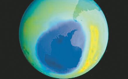 La capa de ozono mejora en los polos pero retrocede en latitudes más pobladas