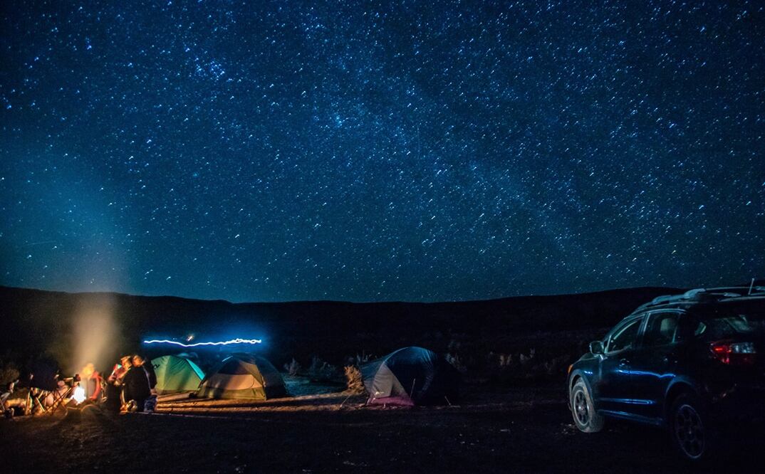 Algunos lugares de México te permiten acampar para disfrutar de las gemínidas / Foto: Unsplash
