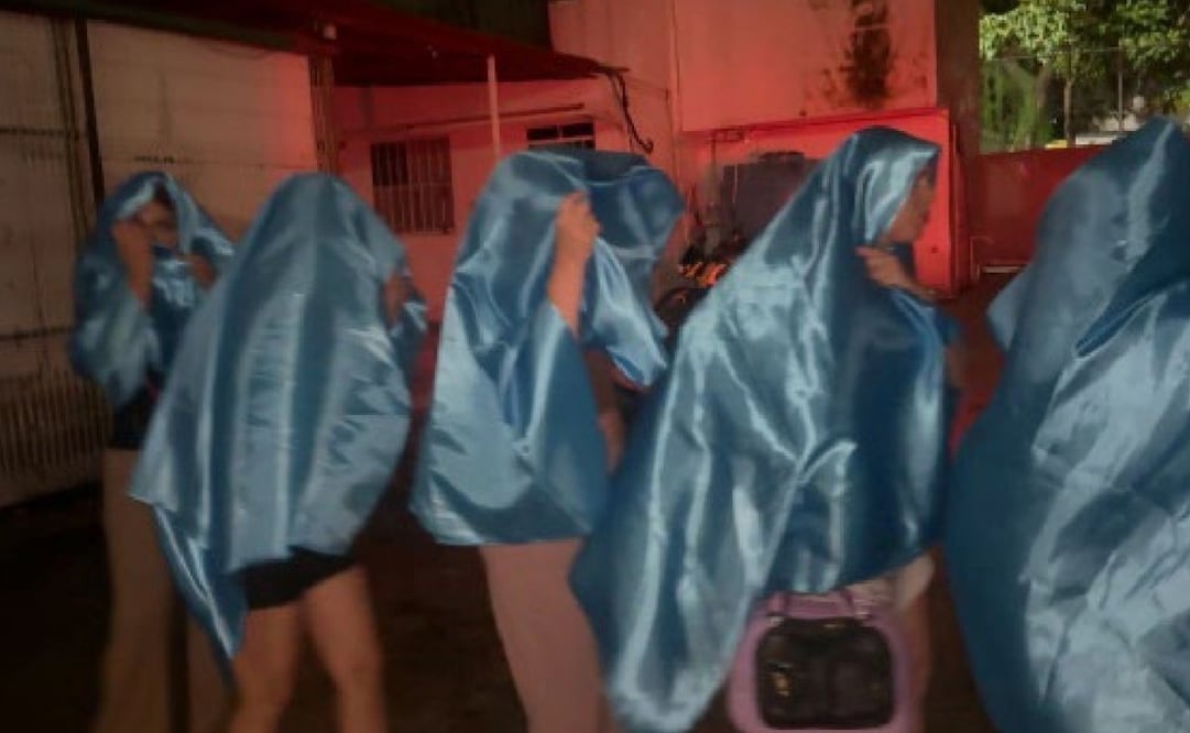 Rescatan a 14 personas víctimas de explotación sexual en un establecimiento que operaba en Quintana Roo (18/10/2024). Foto: Especial