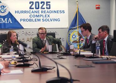 Agencia federal de EU transferirá a estados responsabilidad de reconstrucción tras desastres naturales; es "devolver la primacía", dice