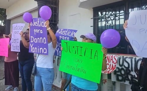 “Mi hija estaba secuestrada" afirma mamá de Danna Yanina en marcha para pedir su liberación; no hay pruebas de su culpabilidad, dice