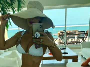 Ninel Conde posa en bikini y muestra los resultados del ejercicio