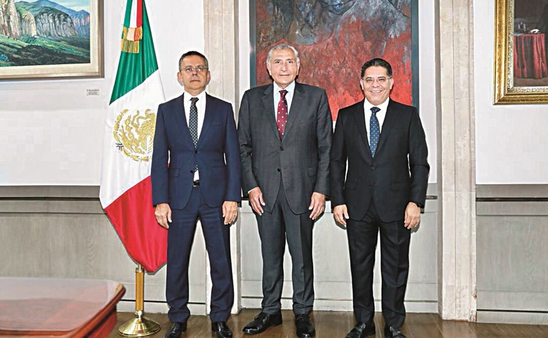 César Yáñez, el secretario de Gobernación, Adán Augusto López, y Rabindranath Salazar se reunieron ayer. Foto: Especial.