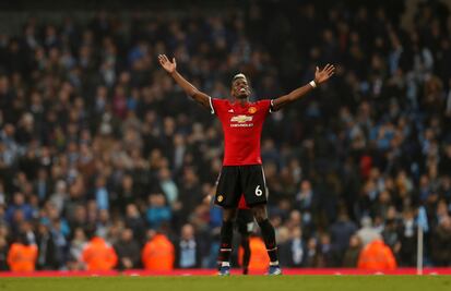 ManU se lleva el derby y arruina festejo de título del City