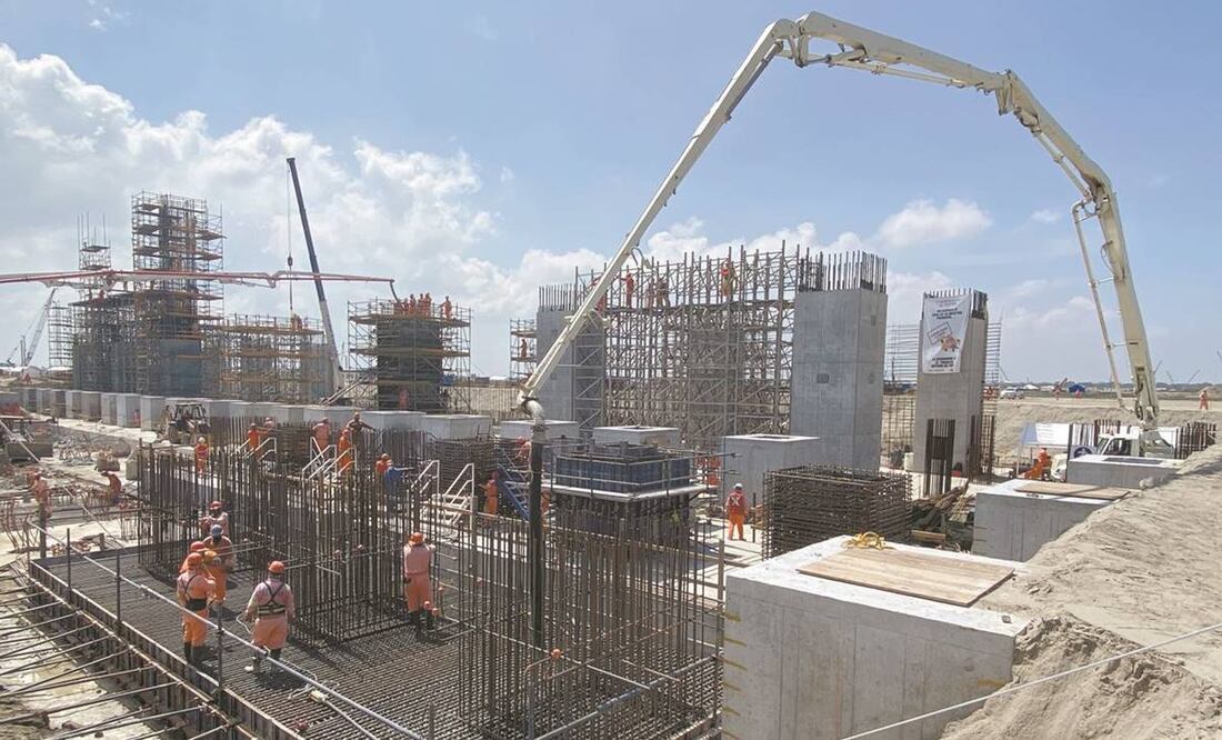La refinería de Dos Bocas busca elevar la oferta de gasolinas en 290 mil barriles diarios. Foto: Archivo/ EL UNIVERSAL.