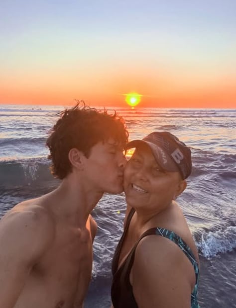 José Camar despide con amorosas fotos a su madre Lily Márquez Landa.