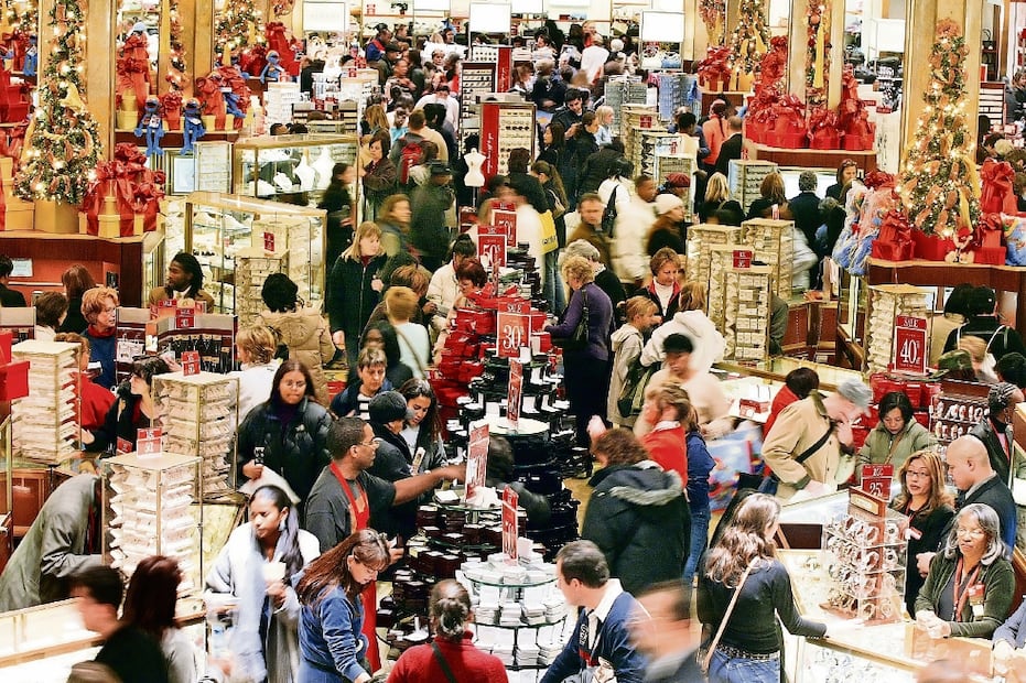 El “Black Friday”, fin de semana de ofertas en EU, ofrece descuentos en artículos de hasta 70%. Con base en él se creó El Buen Fin en México. Foto: Archivo
