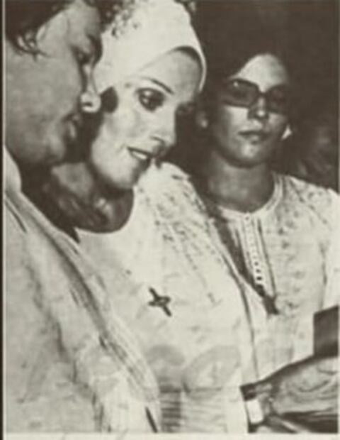 Anel presume fotos del día que se casó con José José