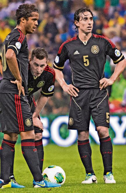 Giovani dos Santos, “Chaco” Giménez y Fernando Arce, ausentes en el Tri (ARCHIVO. EL UNIVERSAL)