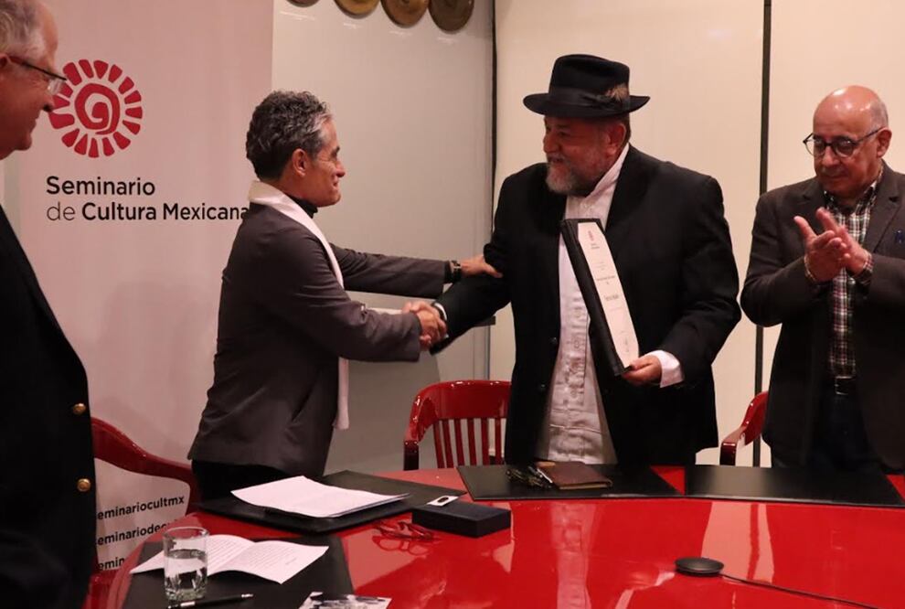 Francisco Magaña recibe el Premio Internacional de Poesía Jaime Sabines - Gatien Lapointe. Foto:  Seminario de Cultura Mexicana.