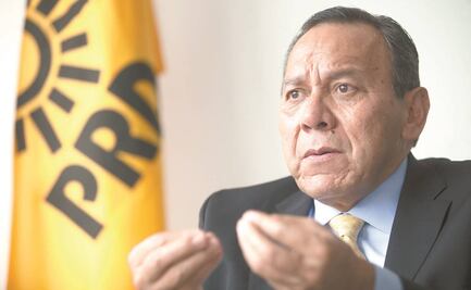 AMLO busca adeptos con consulta a expresidentes: PRD