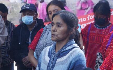 Mujeres desplazadas triquis protestan por desalojo del Palacio de Gobierno de Oaxaca; acusan represión policial