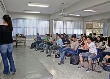 México baja 9% gasto por estudiante: OCDE