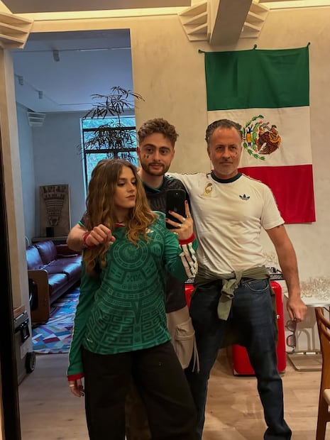 Nicolás Buenfil comparte foto con su padre Ernesto Zedillo Jr. y su hermana Isabella.
