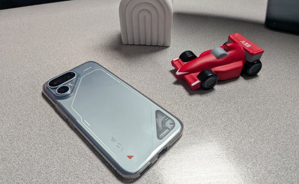 POVA Curve 2 5G: un celular con potente batería y súper delgado. Imagen: Paloma Vega
